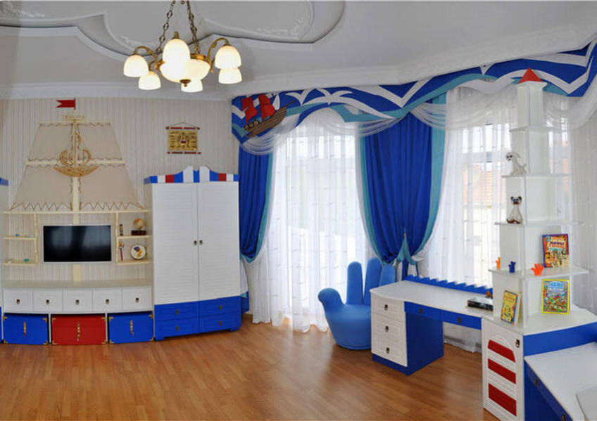 Голубые шторы в детскую комнату